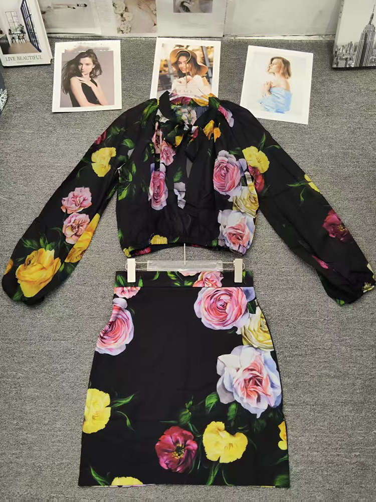 Women Formal Wear For Summer - Retro flower print long-sleeved shirt top