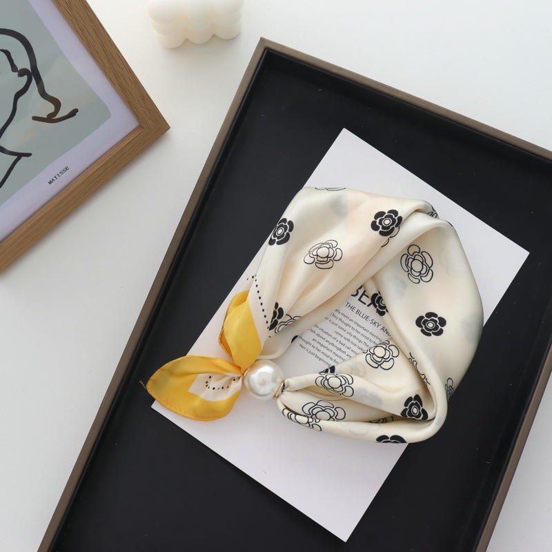 2025 New Fashion Magnetic Buck - Pearl Necklace Set review and price