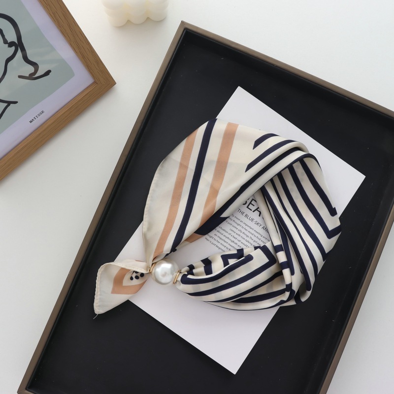 2025 New Fashion Magnetic Buck - Pearl Necklace Set review and price